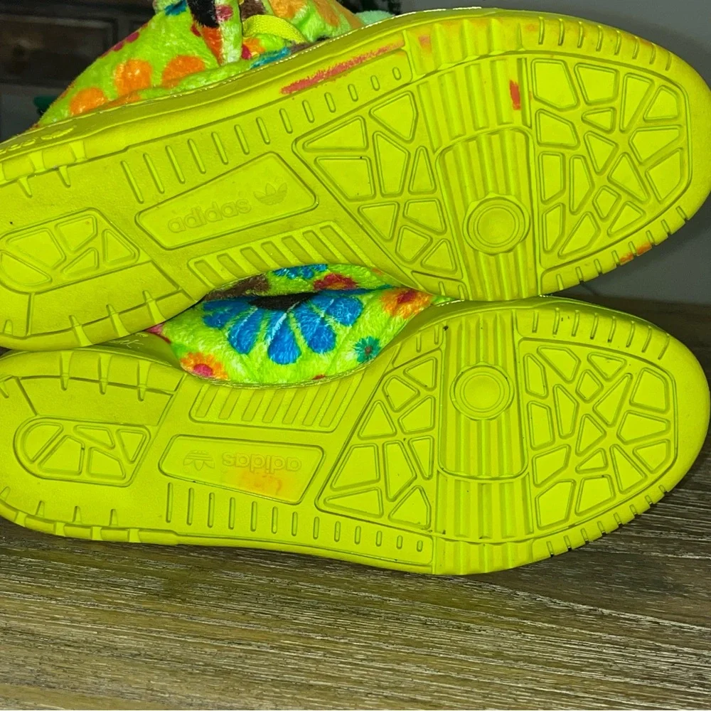 Jeremy Scott x Adidas JS Bear 'Flower Power' Sneakers - Picture 6 of 8
